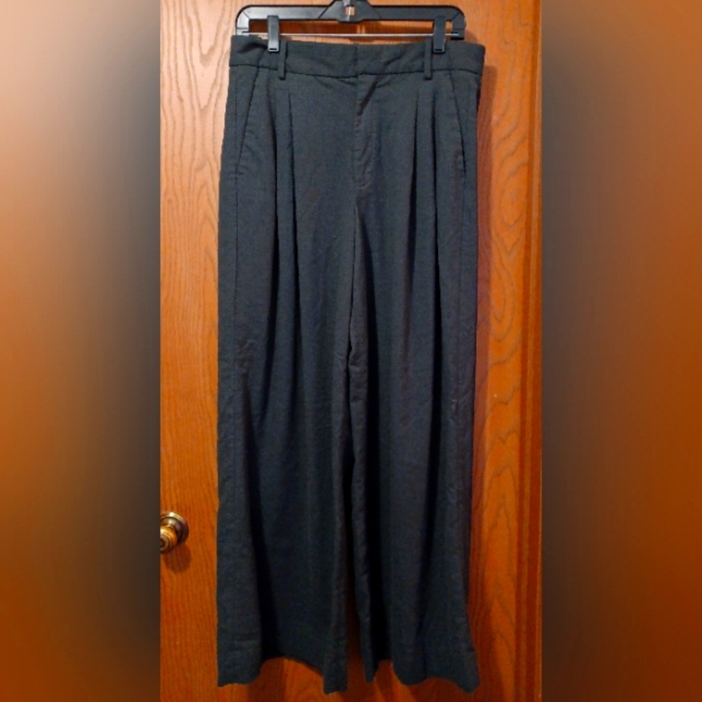 BANANA REPUBLIC Pleated Front Wide Leg Trousers